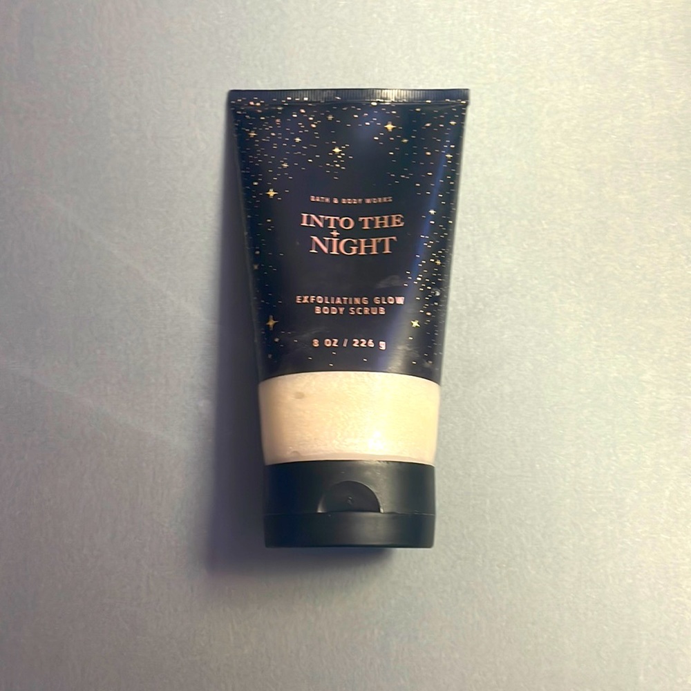 Bath and body works body scrub